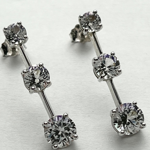 Faux Diamond earrings 925-Sterling Silver - Picture 4 of 6